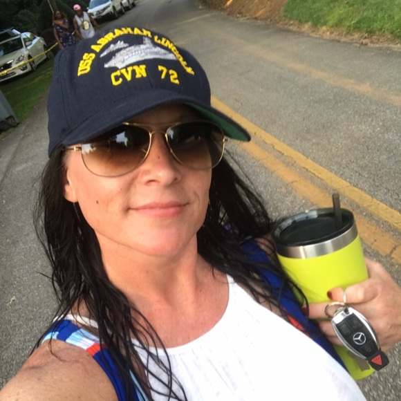 Meet your Posher, Rachel - Picture 5 of 8